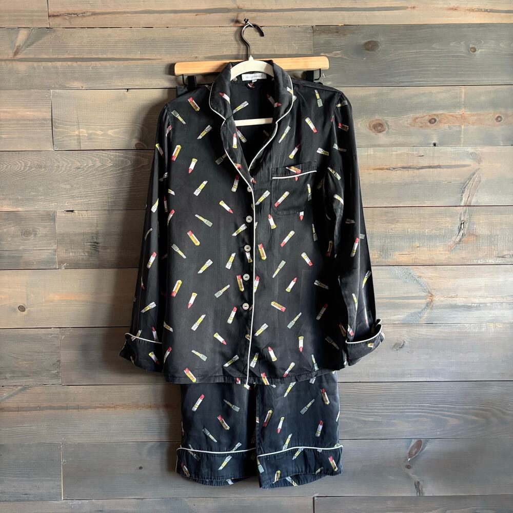 OLIVIA VON HALLE | Pajama Set Gray Lipstick Print Size Small 100% Silk Size 2